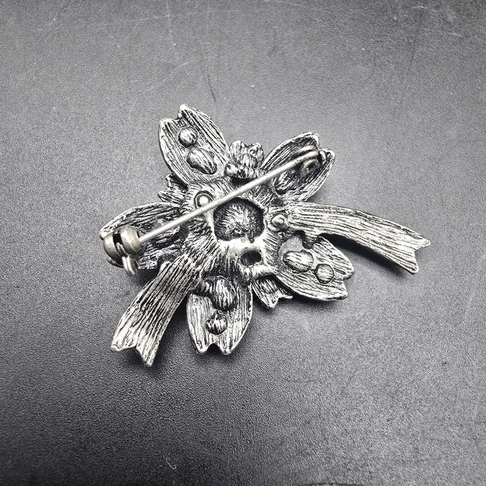 Rhinestone Flower Brooch Gun Metal Silver Tone Star